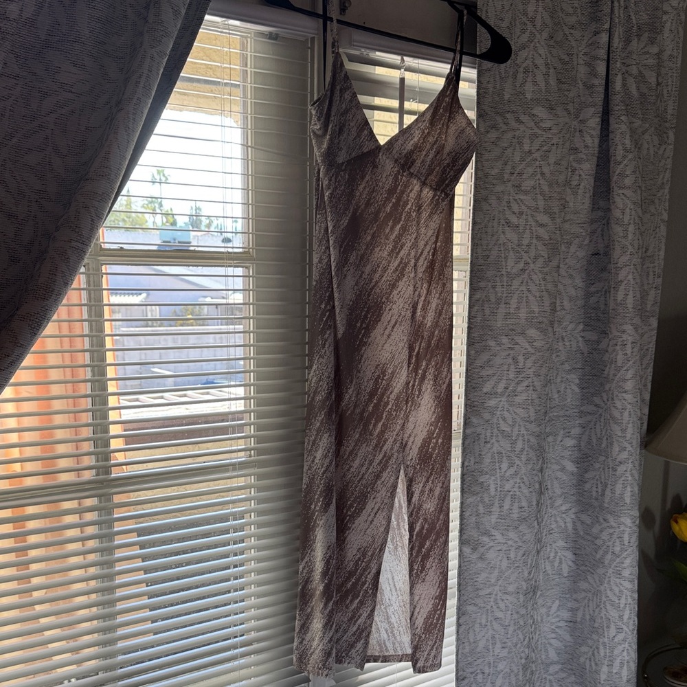Forever 21 Grey and White Patterned Slip Dress